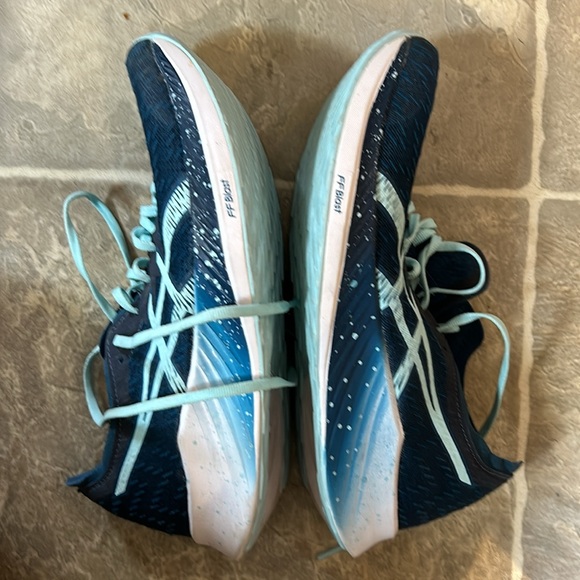 ASICS Magic Speed 2, 39/7.5 - Picture 2 of 3